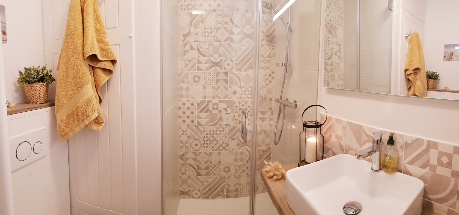 Salle de douche au rez-de-chaussée